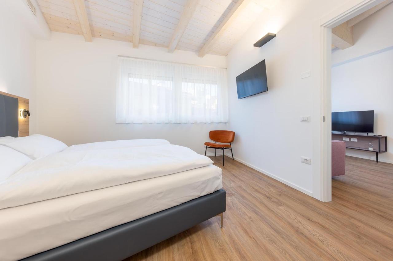 Minerva Guesthouse Trento Exteriör bild